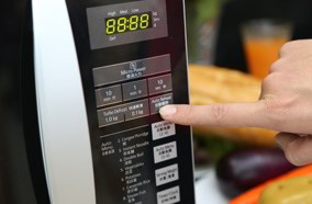 1430_lo-vi-song-Panasonic-NN-ST342MYUE-dien-tu-co-nuong-10